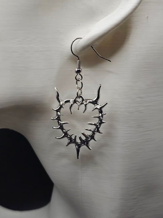 thorny hearts earring