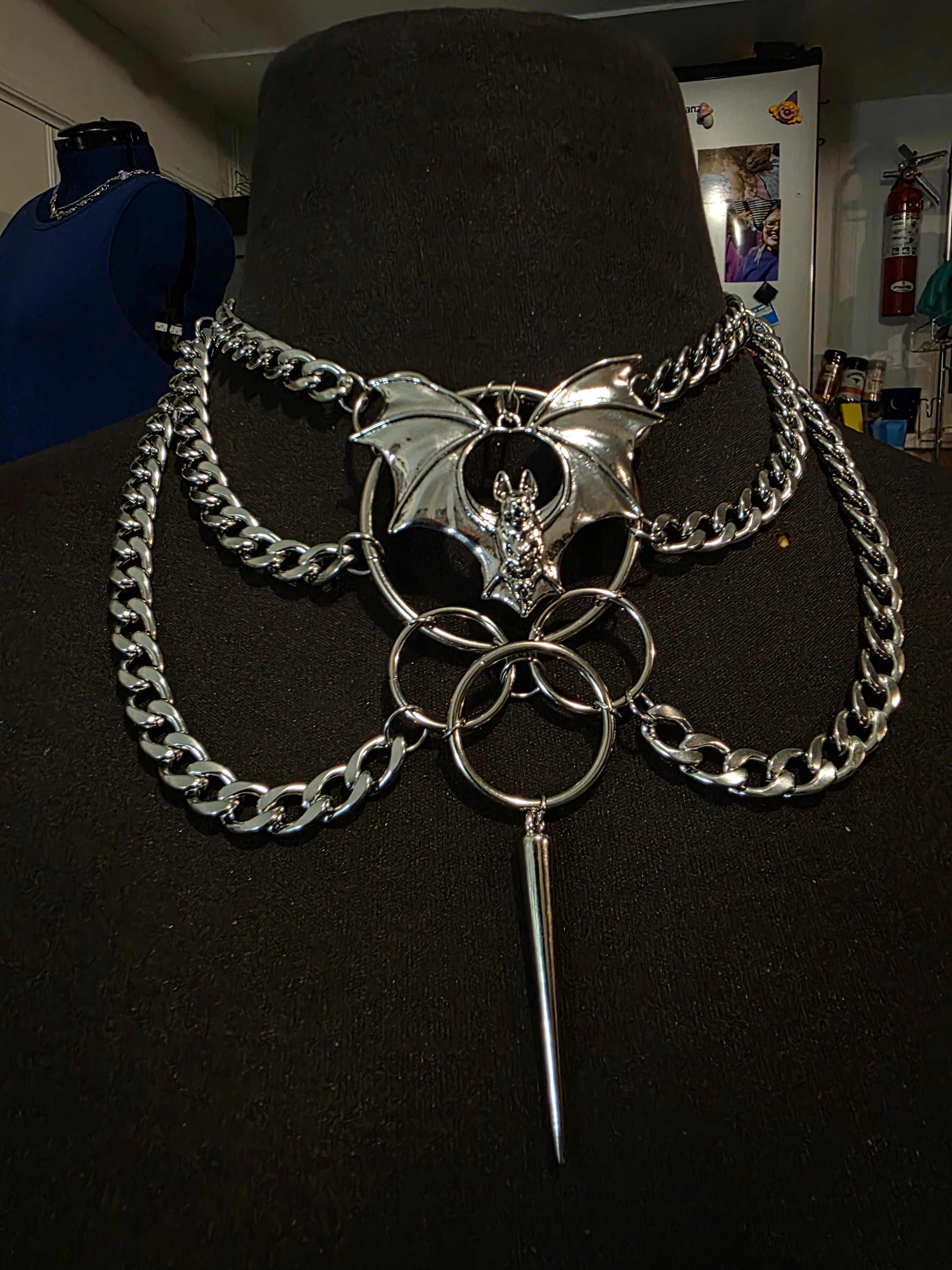 Bats Lair Choker – Chain Link Reaction