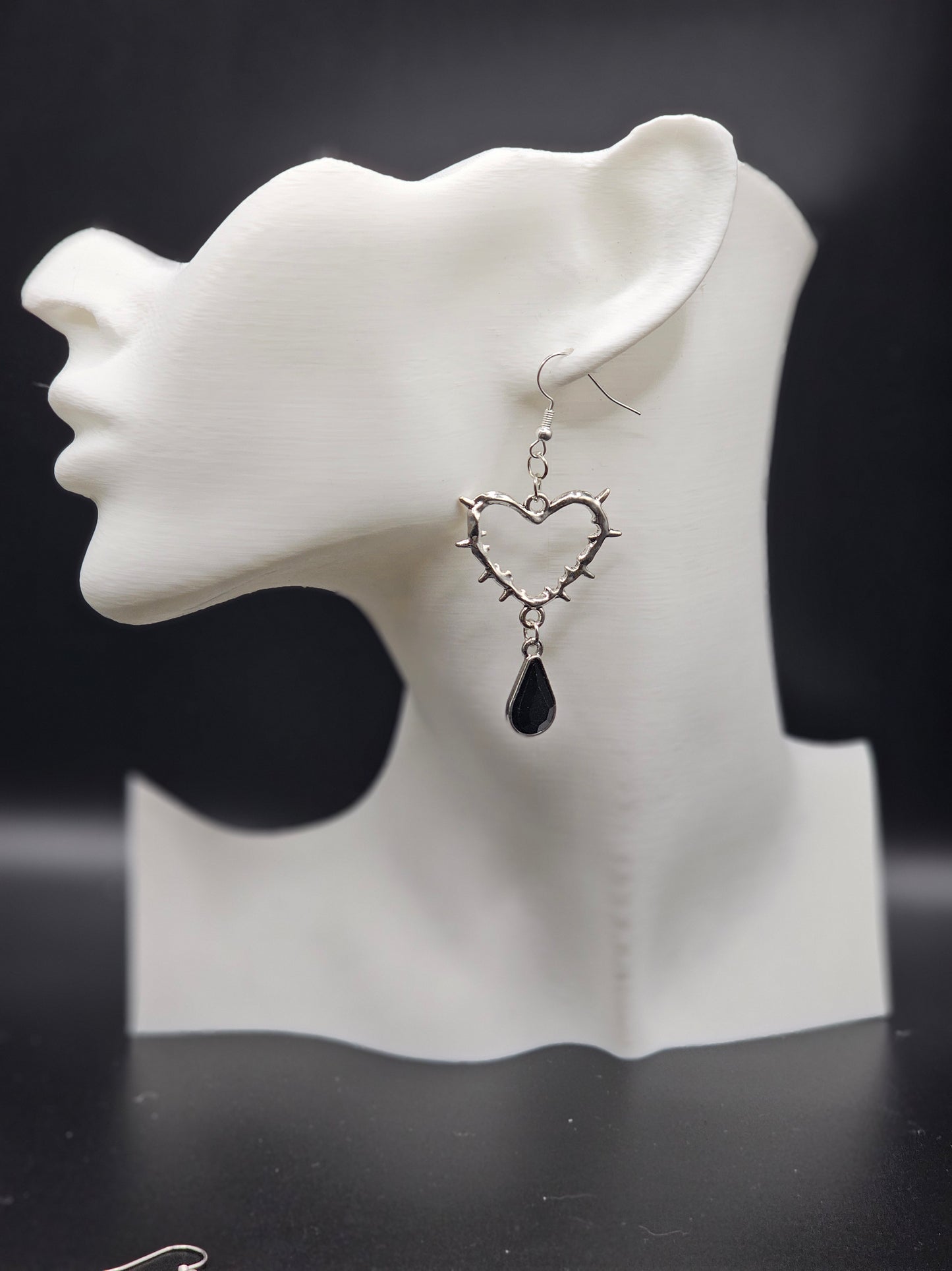 Black Gem Thorn Heart Earrings